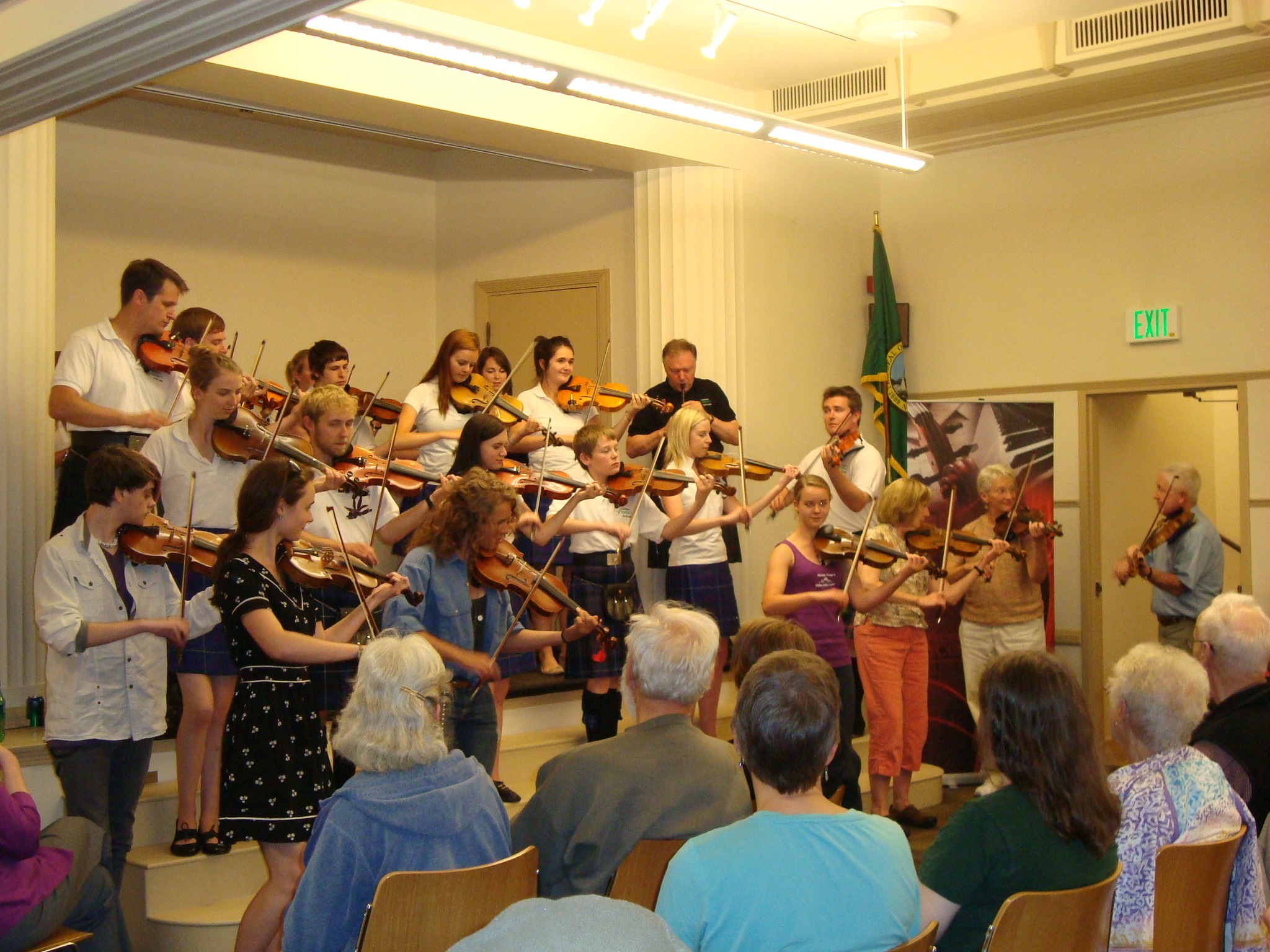 At the library, the Strathspey Fiddlers invited club members to join in on a final set of reels. It was magic!